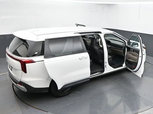 Used 2025 Kia Carnival FWD image 68