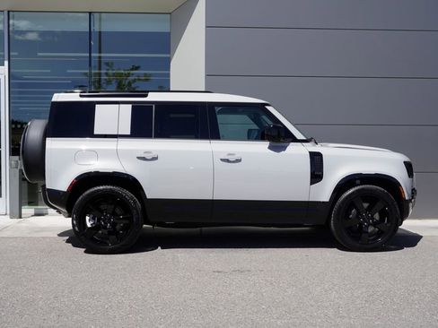 New 2026 Land Rover Defender 110 X-Dynamic SE AWD/4WD image 7