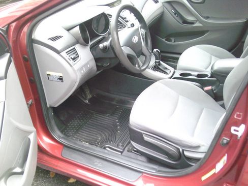 Used 2016 Hyundai Elantra SE image 7