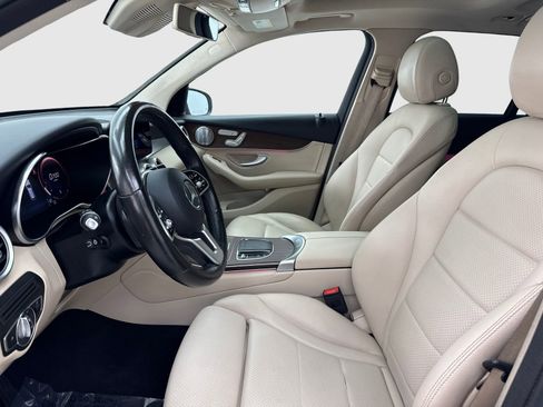 Used 2020 Mercedes-Benz GLC 300 4MATIC w/ Multimedia Package image 17