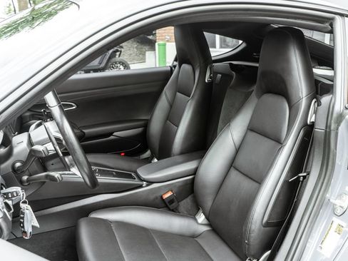Used 2018 Porsche 718 Cayman RWD image 6