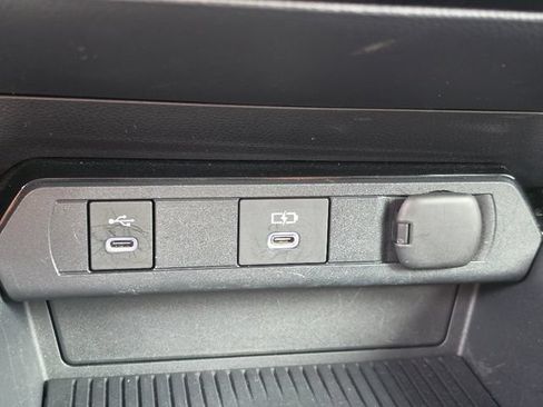 Used 2024 Toyota Prius Prime FWD image 25