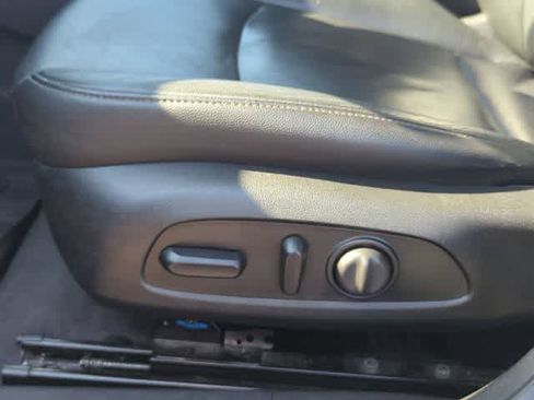 Used 2018 Chevrolet Malibu LT w/ Leather Package FWD image 16