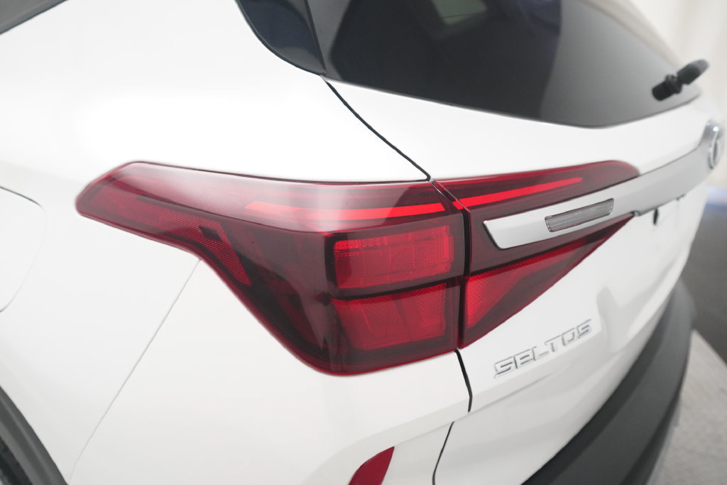 Used 2021 Kia Seltos LX AWD/4WD image 30