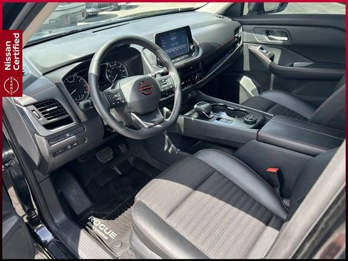 Certified 2025 Nissan Rogue SV AWD/4WD image 16