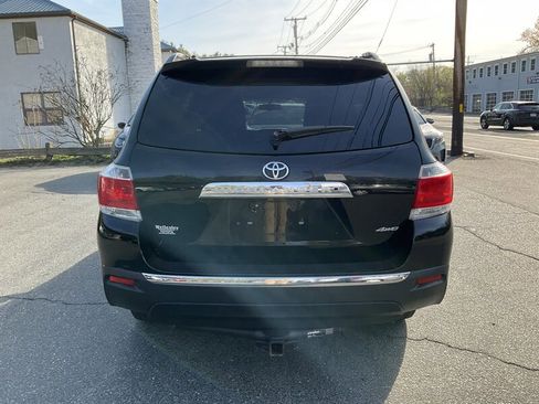 Used 2013 Toyota Highlander Plus AWD/4WD image 6