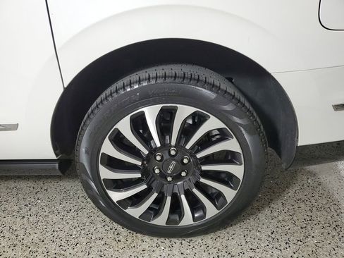 Used 2024 Lincoln Navigator L Black Label AWD/4WD image 8