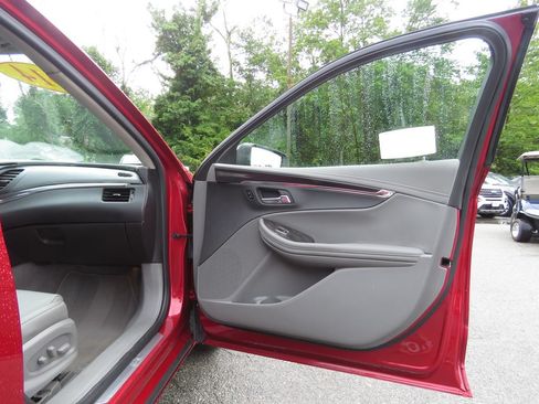 Used 2014 Chevrolet Impala LTZ FWD image 12
