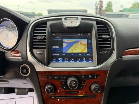 Used 2013 Chrysler 300 AWD w/ Driver Convenience Group image 11