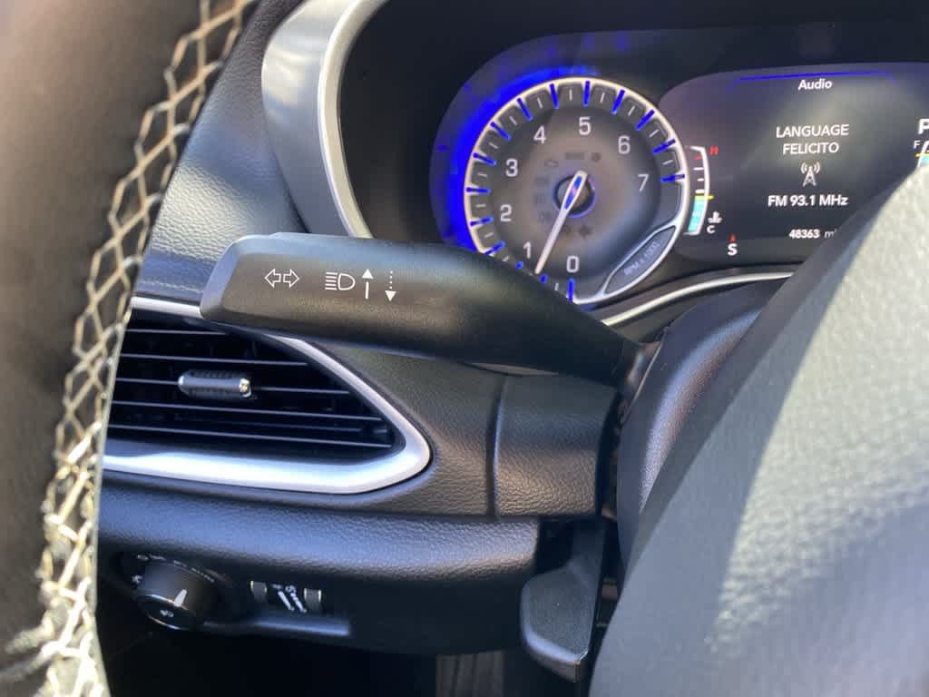 Used 2025 Chrysler Pacifica Select FWD image 22