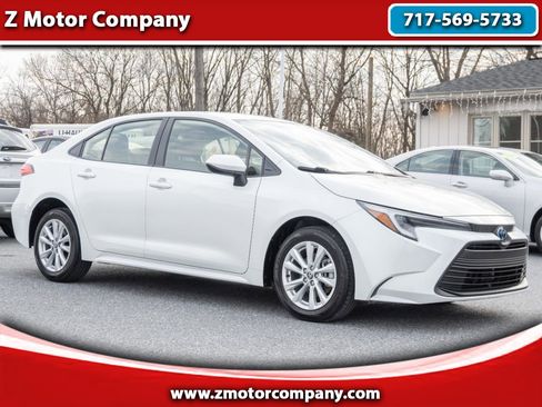 Used 2024 Toyota Corolla LE image 1