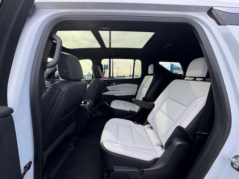 New 2026 Chevrolet Traverse High Country w/ LPO, Floor Liner Package image 9