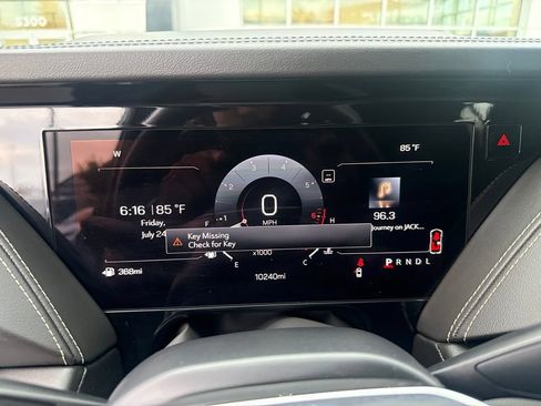 Used 2025 GMC Yukon XL Elevation RWD image 18