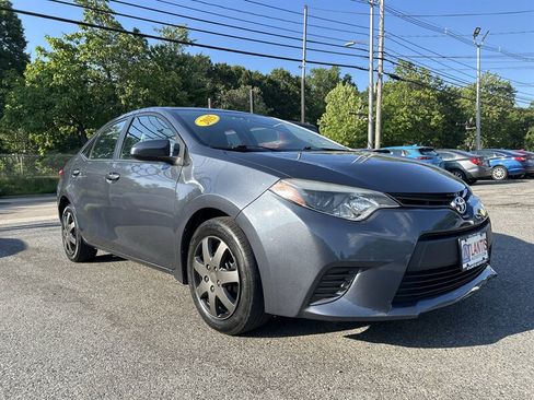 Used 2015 Toyota Corolla LE FWD image 3