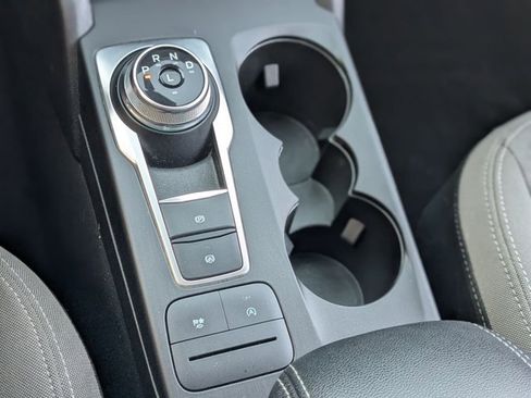 Used 2022 Ford Escape SE w/ SE Sport Appearance Package image 12