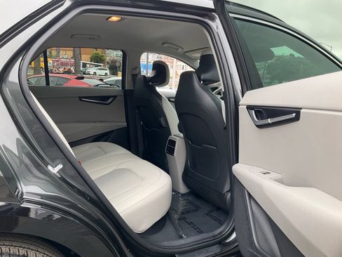 Used 2023 Kia Niro Wind FWD image 42