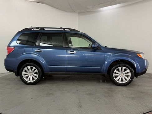 Used 2012 Subaru Forester 2.5X Premium AWD/4WD image 5