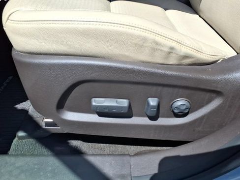 Used 2013 Hyundai Santa Fe Limited w/ Technology Pkg AWD/4WD image 19