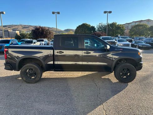Used 2022 Chevrolet Silverado 1500 ZR2 w/ Technology Package image 4
