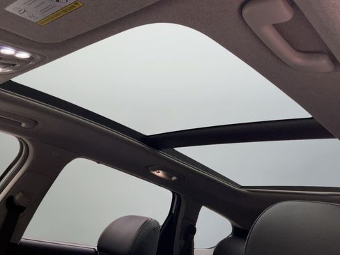 Used 2019 Hyundai Santa Fe Limited FWD image 18