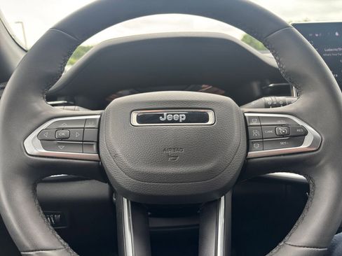 Used 2025 Jeep Compass Limited AWD/4WD image 29