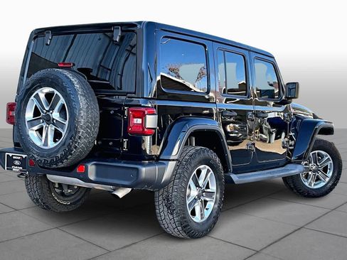 Used 2019 Jeep Wrangler Unlimited Sahara image 11