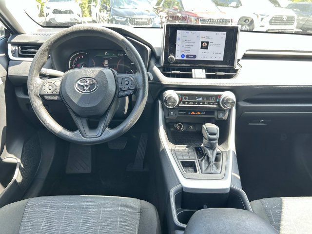 Used 2025 Toyota RAV4 XLE AWD/4WD image 16