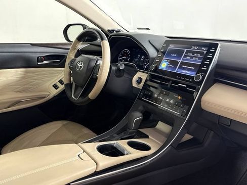 Used 2019 Toyota Avalon Limited FWD image 17