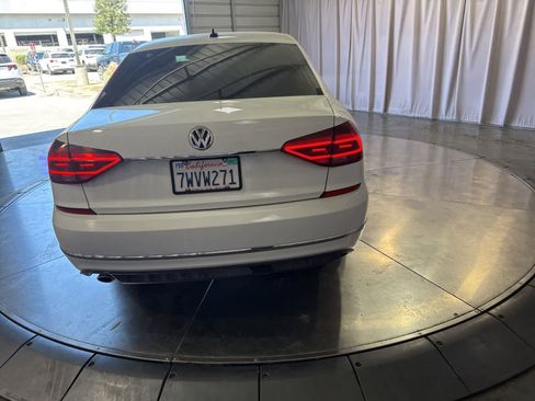 Used 2017 Volkswagen Passat 1.8T R-Line w/ R-Line Lighting Package FWD image 6