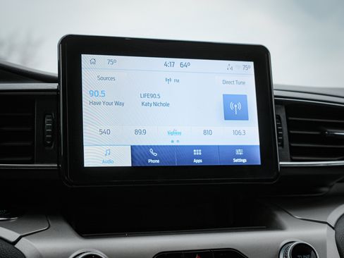 Used 2022 Ford Explorer XLT w/ Equipment Group 202A image 25