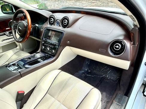 Used 2012 Jaguar XJ L Supercharged image 20