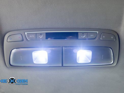 Used 2024 Kia Telluride SX Prestige w/ Towing Package AWD/4WD image 32