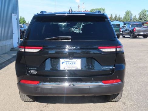 Used 2023 Jeep Grand Cherokee Limited w/ Trailer Tow Prep Group (B) AWD/4WD image 12
