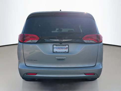 Used 2023 Chrysler Voyager LX FWD image 18