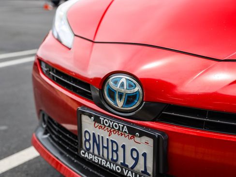 Used 2019 Toyota Prius XLE AWD/4WD image 11
