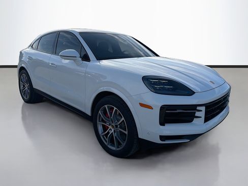 Used 2024 Porsche Cayenne S AWD/4WD image 7