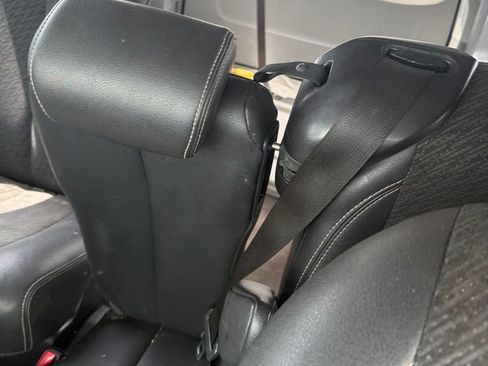 Used 2014 Toyota Sienna SE FWD image 9