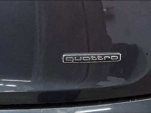 Used 2023 Audi Q5 2.0T Premium w/ Convenience Package image 11