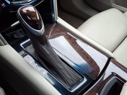 Used 2013 Cadillac XTS Premium FWD image 25