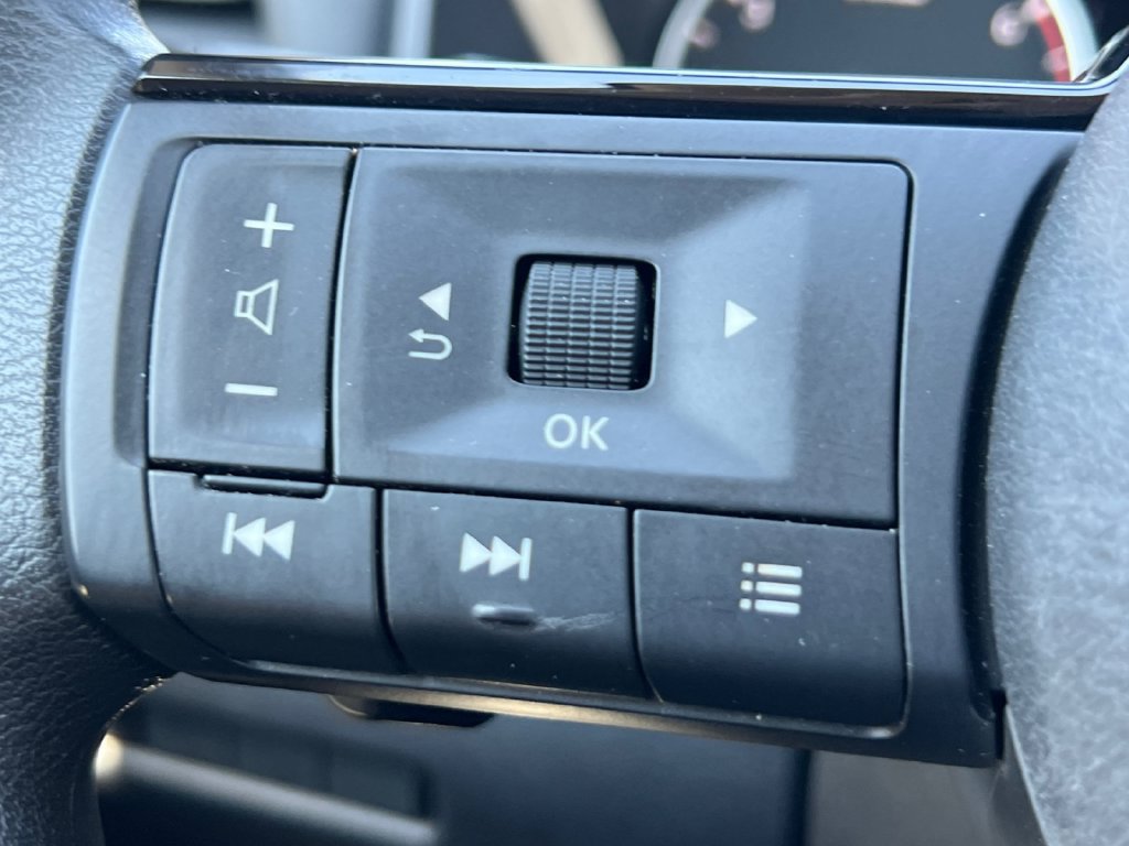 Used 2022 Nissan Rogue SV FWD image 10
