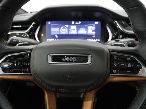 Used 2023 Jeep Grand Cherokee L Summit AWD/4WD image 18