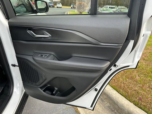 New 2025 Jeep Grand Cherokee Laredo X w/ Luxury Tech Group I image 33