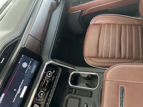 Certified 2024 GMC Sierra 3500 Denali Ultimate AWD/4WD image 32