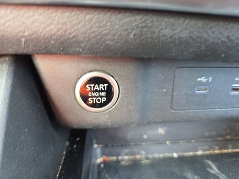 Used 2023 Nissan Rogue S AWD/4WD image 27