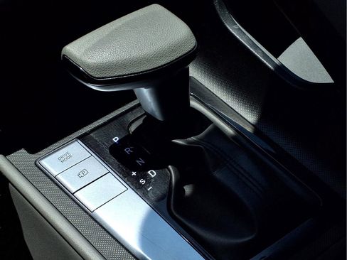 Used 2024 Hyundai Elantra SEL FWD image 19