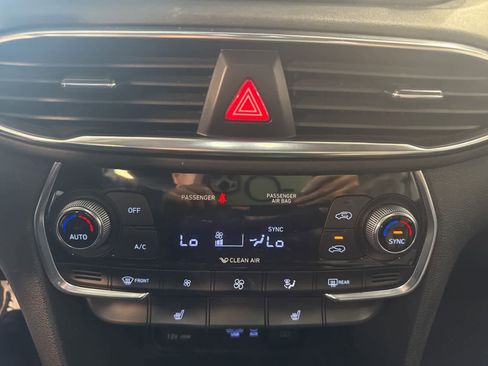 Used 2020 Hyundai Santa Fe SEL w/ Convenience + Premium Package image 17