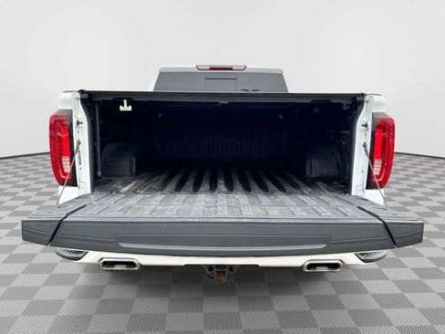 Certified 2022 GMC Sierra 1500 AT4 w/ AT4 Preferred Package image 27
