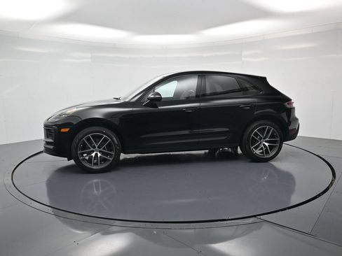 Certified 2026 Porsche Macan AWD/4WD image 2
