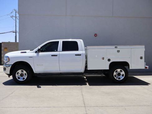 Used 2022 RAM 2500 Tradesman w/ Chrome Appearance Group AWD/4WD image 2