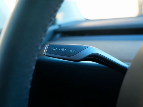 Used 2021 Tesla Model Y Long Range image 41